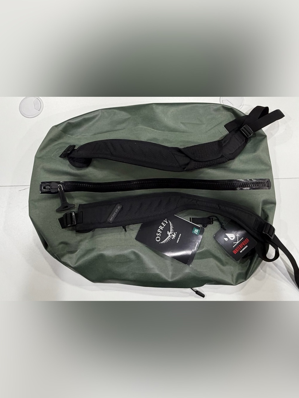 Osprey Arcane Waterproof Duffle 40 Pine Leaf Green NWT Waterproof Mesh Pocket